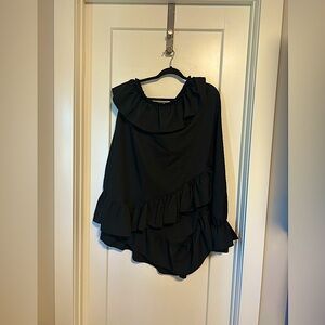 FREE SHIPPING! Boohoo one shoulder ruffle dress plus size